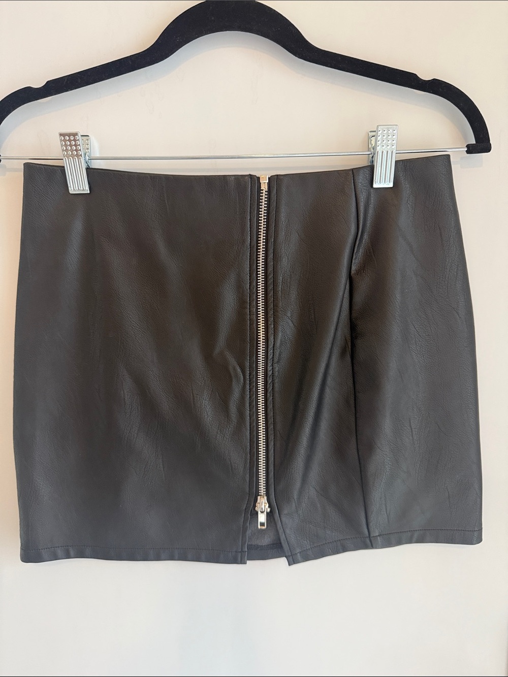 superdown Black Faux Leather Front-Zip Mini Skirt
